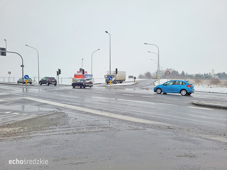 Skrzyżowanie ul. Oławskiej z drogą krajową 94