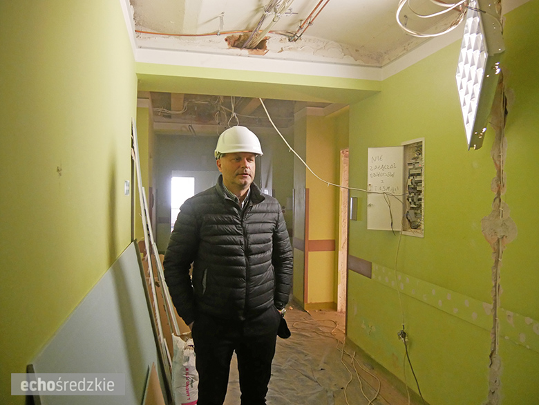 Remont budynku szpitala trwa