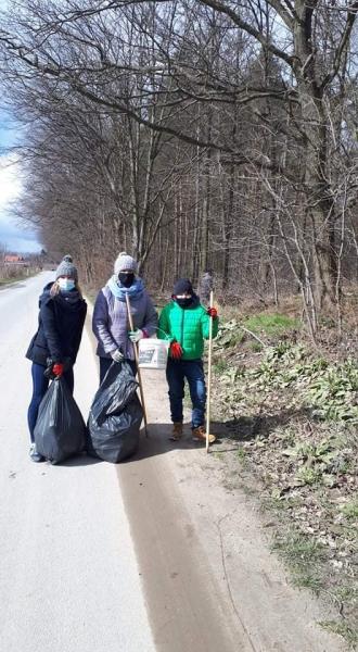 Akcja sprzątania parku w Wilkszynie