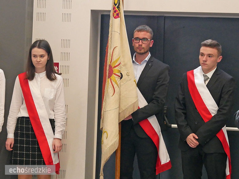 Tegoroczni maturzyści odebrali świadectwa