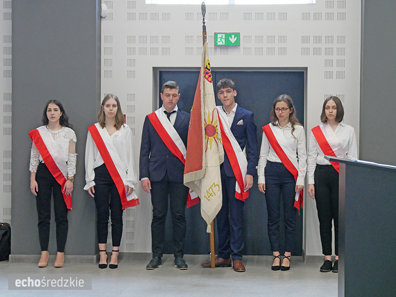 Tegoroczni maturzyści odebrali świadectwa