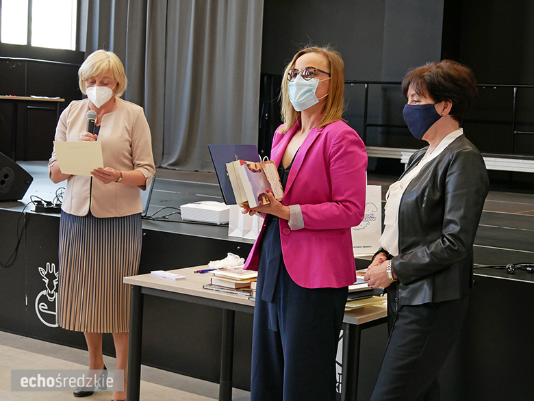 Tegoroczni maturzyści odebrali świadectwa