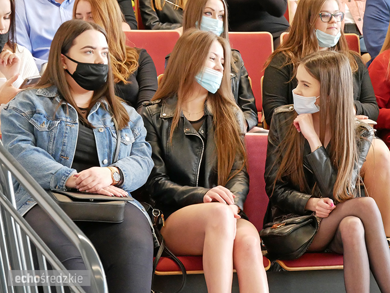 Tegoroczni maturzyści odebrali świadectwa