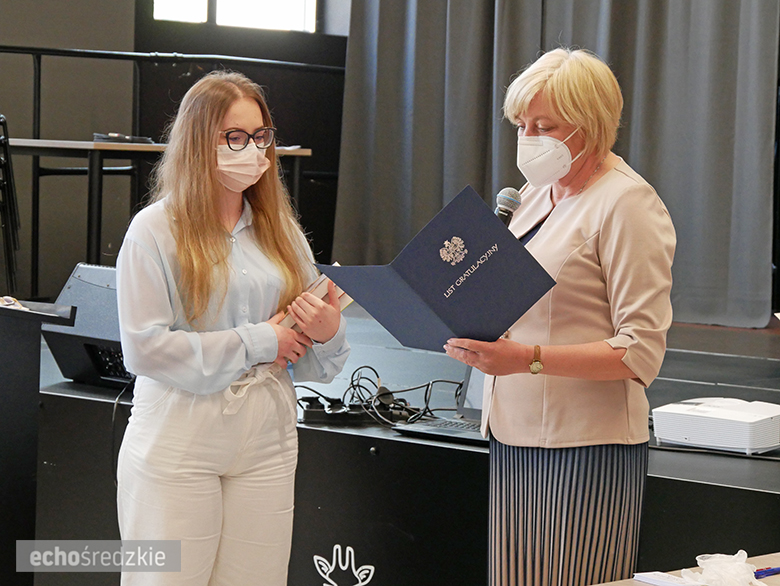 Tegoroczni maturzyści odebrali świadectwa