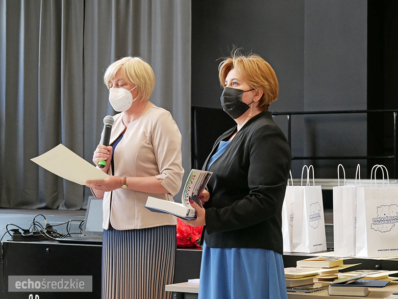 Tegoroczni maturzyści odebrali świadectwa