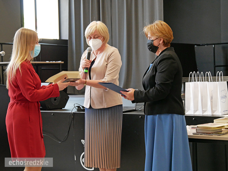 Tegoroczni maturzyści odebrali świadectwa