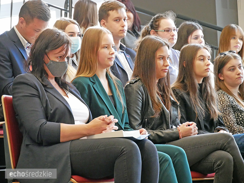 Tegoroczni maturzyści odebrali świadectwa