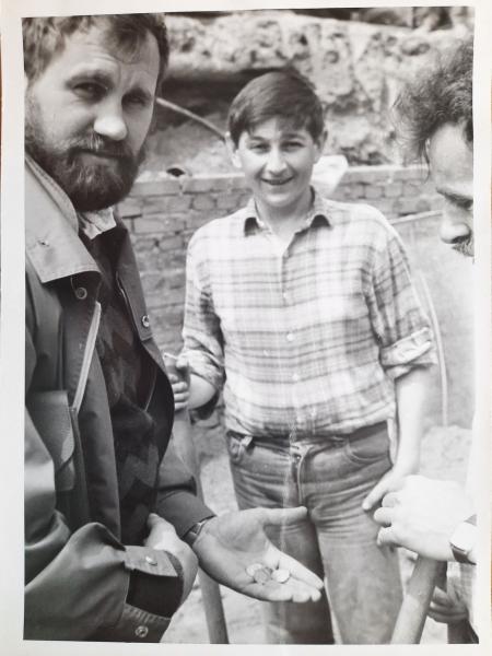 Zdjęcia archiwalne z odkrycia tzw. II Skarbu Średzkiego