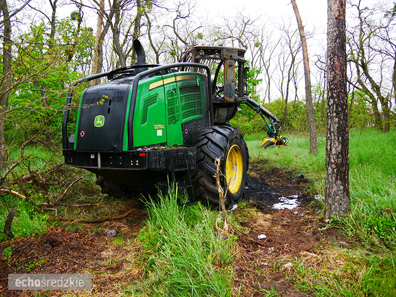 Pożar maszyny do wycinki drzew