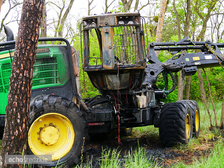 Pożar maszyny do wycinki drzew