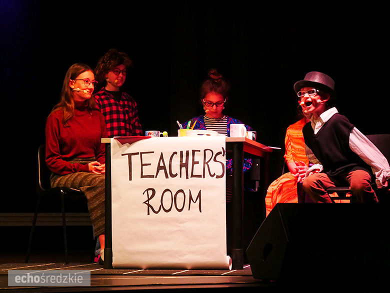 "Jeszcze wszystko będzie normalnie" piękny spektakl w reżyserii Agnieszki i Michała Gawlińskich