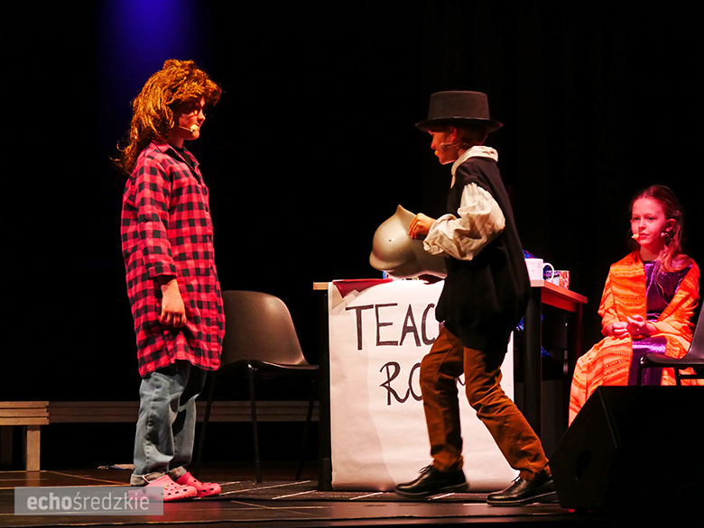 "Jeszcze wszystko będzie normalnie" piękny spektakl w reżyserii Agnieszki i Michała Gawlińskich