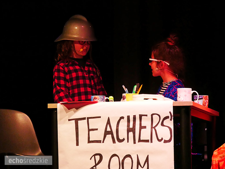 "Jeszcze wszystko będzie normalnie" piękny spektakl w reżyserii Agnieszki i Michała Gawlińskich