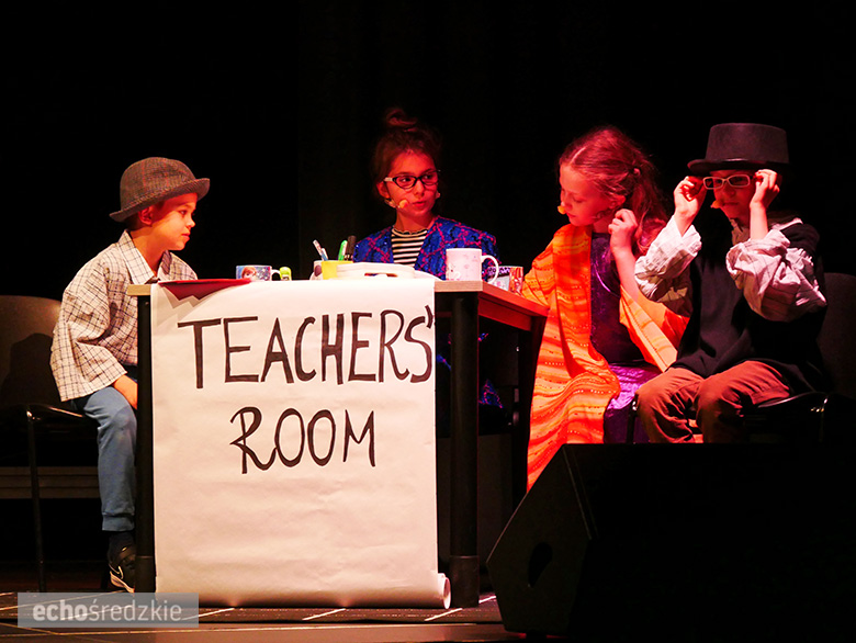 "Jeszcze wszystko będzie normalnie" piękny spektakl w reżyserii Agnieszki i Michała Gawlińskich