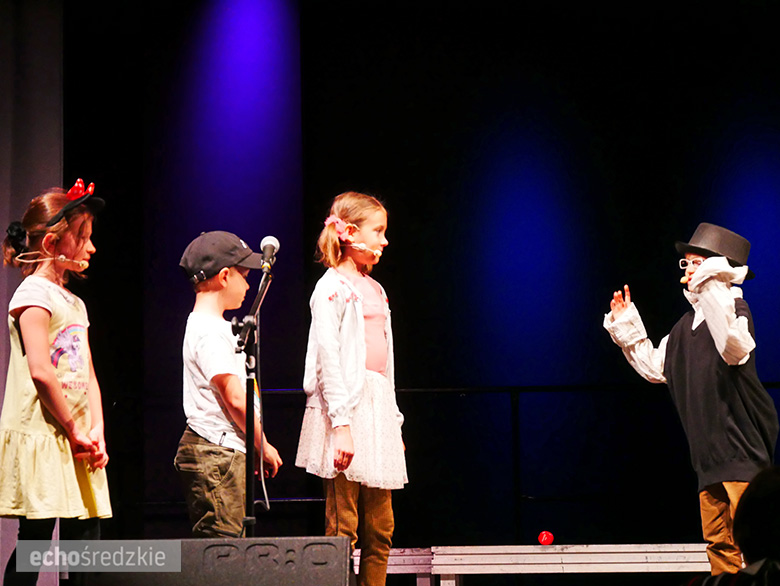 "Jeszcze wszystko będzie normalnie" piękny spektakl w reżyserii Agnieszki i Michała Gawlińskich