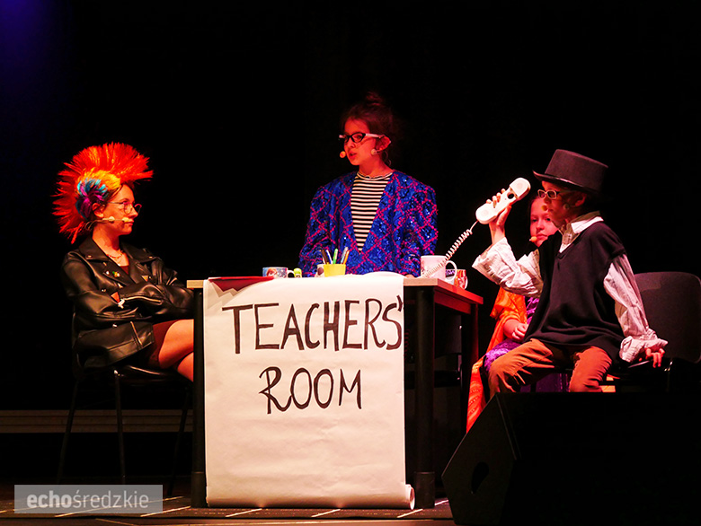 "Jeszcze wszystko będzie normalnie" piękny spektakl w reżyserii Agnieszki i Michała Gawlińskich