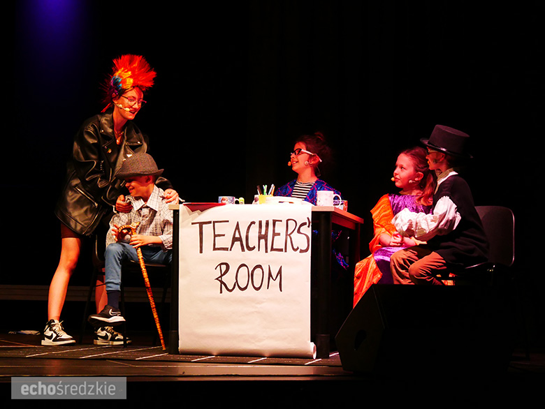 "Jeszcze wszystko będzie normalnie" piękny spektakl w reżyserii Agnieszki i Michała Gawlińskich