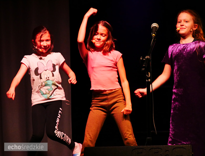 "Jeszcze wszystko będzie normalnie" piękny spektakl w reżyserii Agnieszki i Michała Gawlińskich