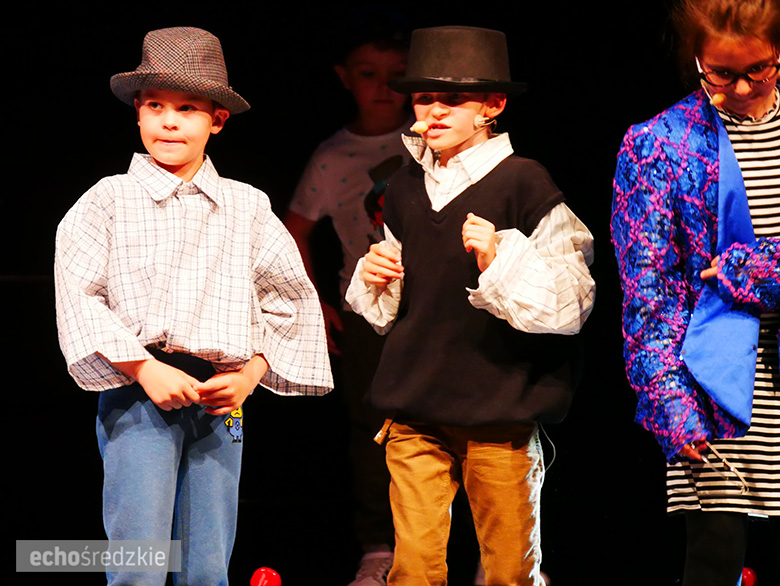 "Jeszcze wszystko będzie normalnie" piękny spektakl w reżyserii Agnieszki i Michała Gawlińskich