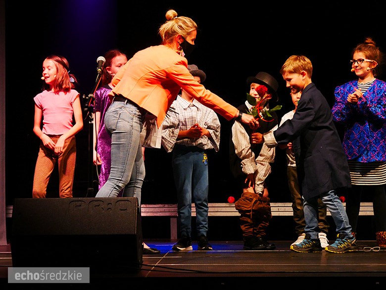 "Jeszcze wszystko będzie normalnie" piękny spektakl w reżyserii Agnieszki i Michała Gawlińskich
