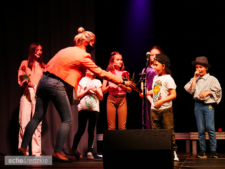 "Jeszcze wszystko będzie normalnie" piękny spektakl w reżyserii Agnieszki i Michała Gawlińskich