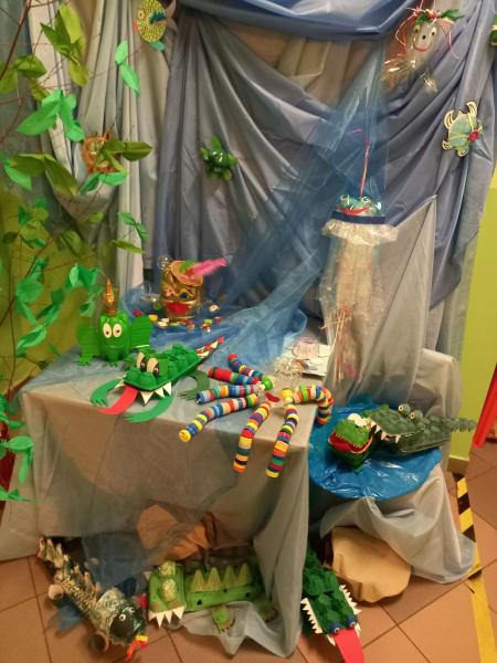 Zwierzęta z surowców wtórnych zrobione przez przedszkolaków