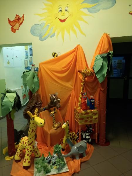 Zwierzęta z surowców wtórnych zrobione przez przedszkolaków