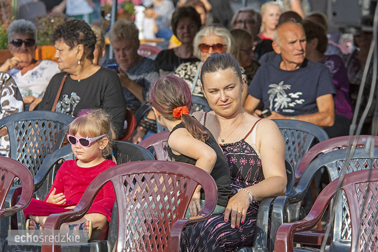 Janusz Cedro zaśpiewał na średzkim rynku