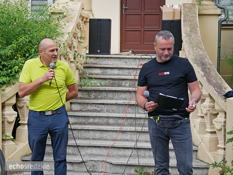 Piknik rodzinny na terenie Specjalnego Ośrodka Szkolno-Wychowawczego w Środzie Śląskiej