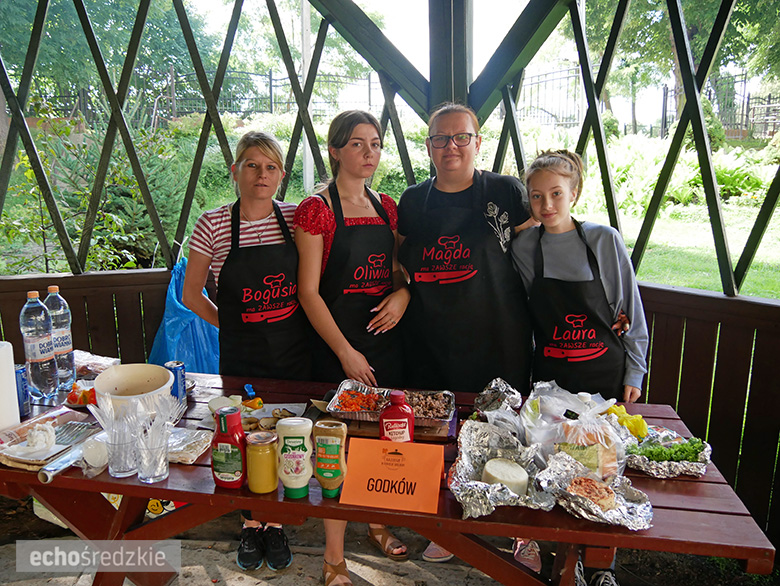 Piknik rodzinny na terenie Specjalnego Ośrodka Szkolno-Wychowawczego w Środzie Śląskiej