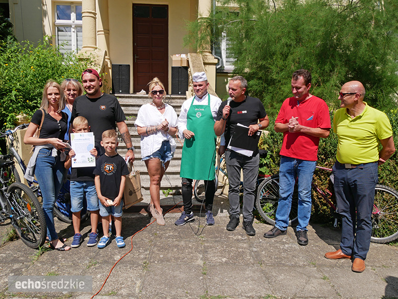 Piknik rodzinny na terenie Specjalnego Ośrodka Szkolno-Wychowawczego w Środzie Śląskiej