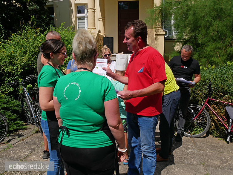 Piknik rodzinny na terenie Specjalnego Ośrodka Szkolno-Wychowawczego w Środzie Śląskiej