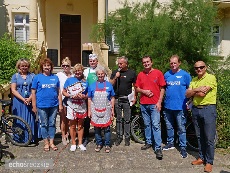 Piknik rodzinny na terenie Specjalnego Ośrodka Szkolno-Wychowawczego w Środzie Śląskiej
