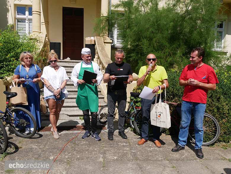 Piknik rodzinny na terenie Specjalnego Ośrodka Szkolno-Wychowawczego w Środzie Śląskiej