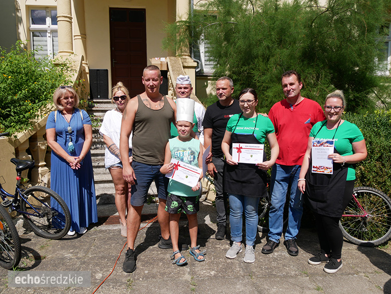 Piknik rodzinny na terenie Specjalnego Ośrodka Szkolno-Wychowawczego w Środzie Śląskiej
