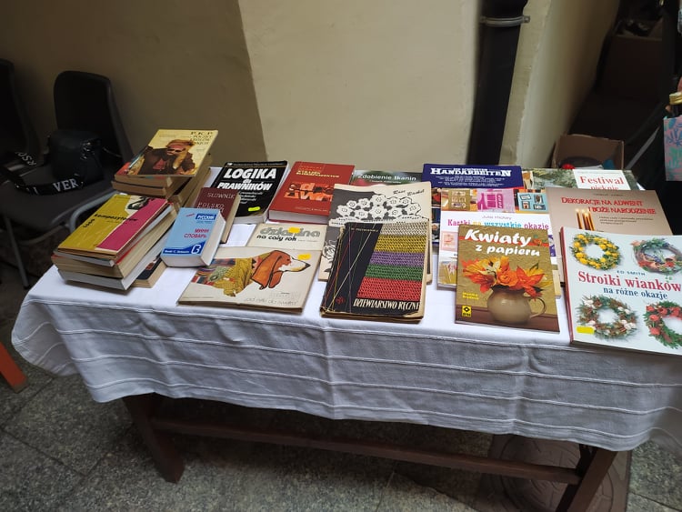 Pchli Targ na dziedzińcu średzkiego muzeum