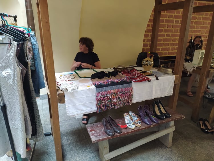 Pchli Targ na dziedzińcu średzkiego muzeum