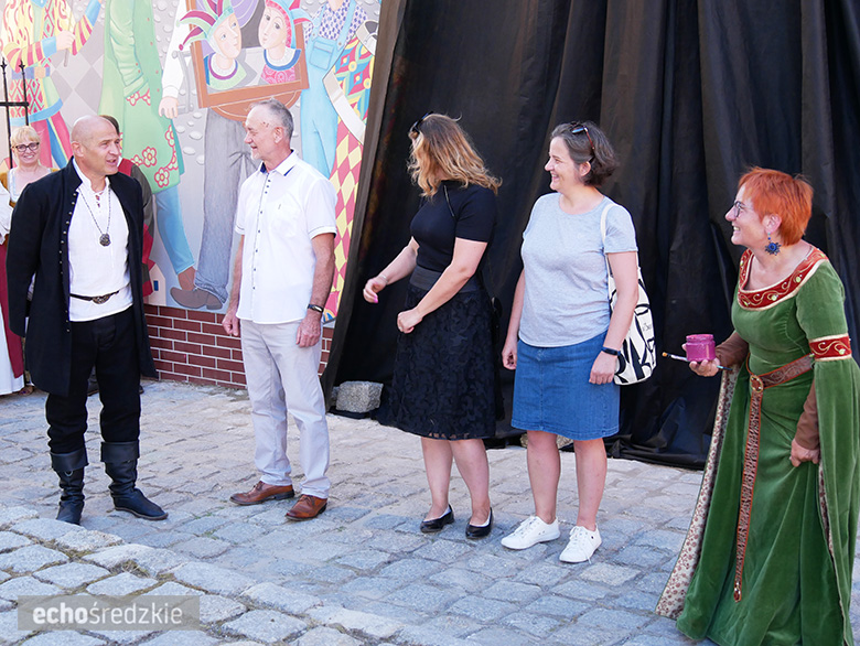 Odsłonięcie muralu w Środzie Śląskiej