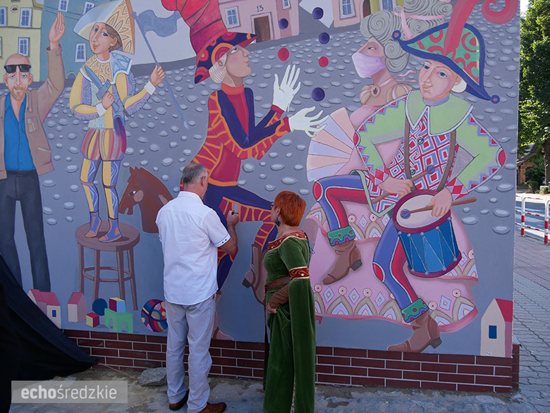 Odsłonięcie muralu w Środzie Śląskiej