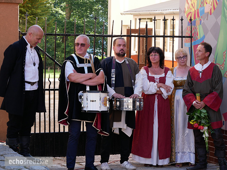 Odsłonięcie muralu w Środzie Śląskiej