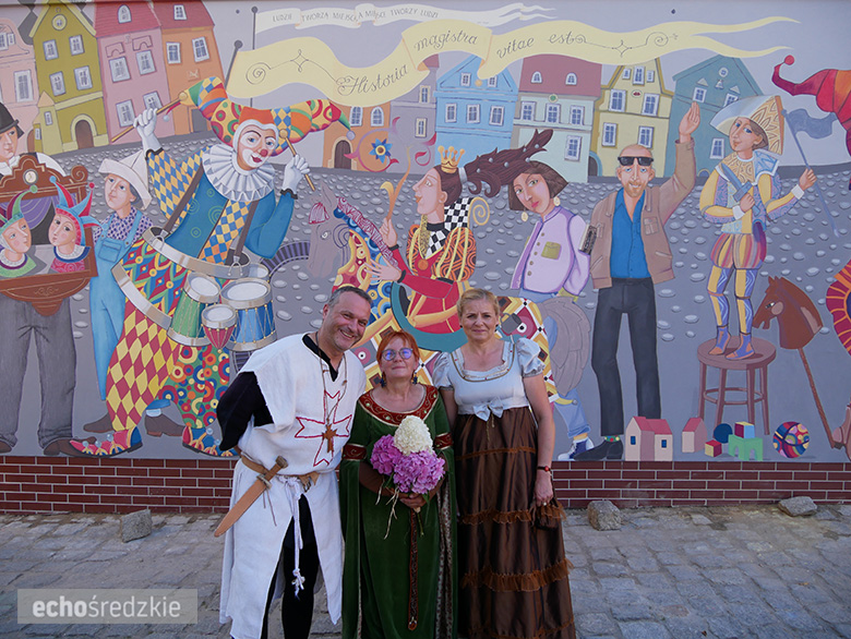 Odsłonięcie muralu w Środzie Śląskiej