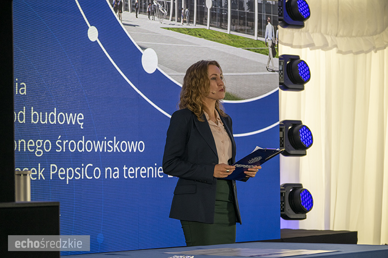 Wbudowanie kamienia węgielnego pod budowę zakładu Frito Lay w miejscowości Święte