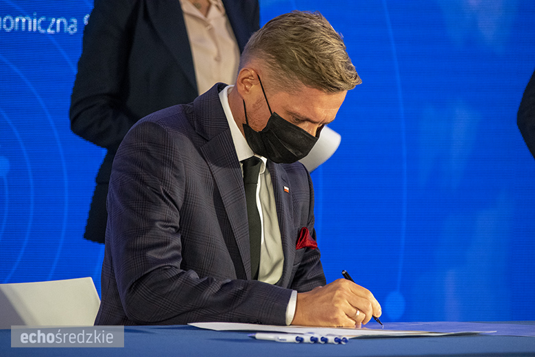 Wbudowanie kamienia węgielnego pod budowę zakładu Frito Lay w miejscowości Święte