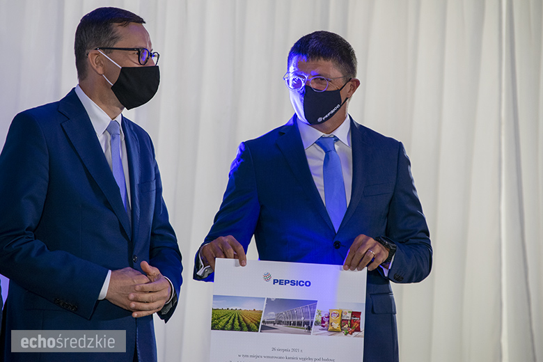 Wbudowanie kamienia węgielnego pod budowę zakładu Frito Lay w miejscowości Święte