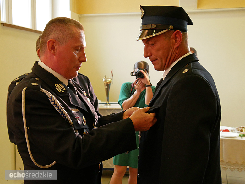 Uroczyste wręczenie odznaczeń podczas świętowania 75-lecia OSP w gminie Malczyce