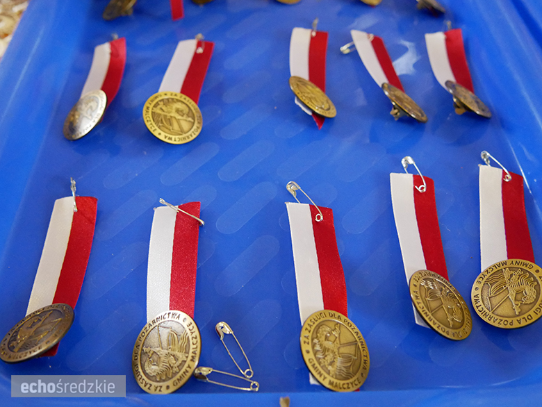 Uroczyste wręczenie odznaczeń podczas świętowania 75-lecia OSP w gminie Malczyce