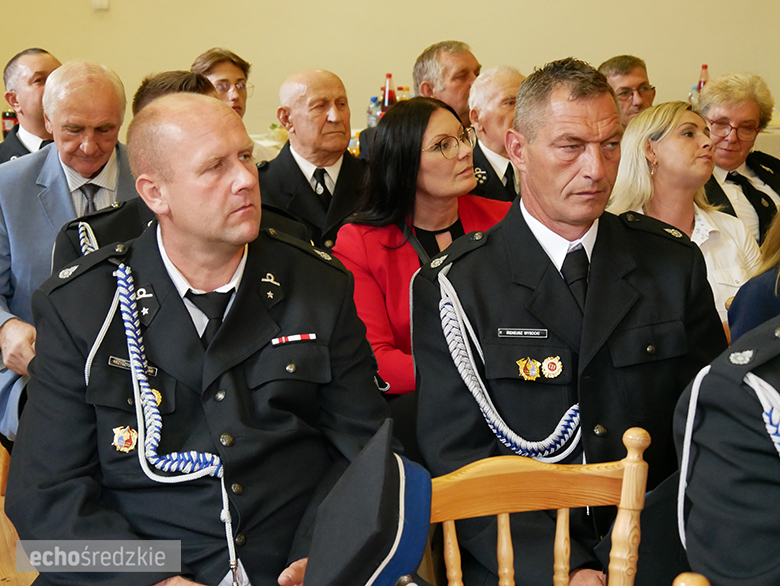 Uroczyste wręczenie odznaczeń podczas świętowania 75-lecia OSP w gminie Malczyce