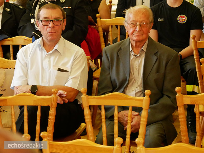 Uroczyste wręczenie odznaczeń podczas świętowania 75-lecia OSP w gminie Malczyce