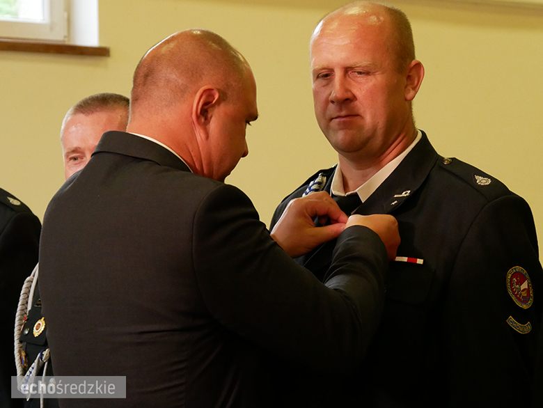 Uroczyste wręczenie odznaczeń podczas świętowania 75-lecia OSP w gminie Malczyce