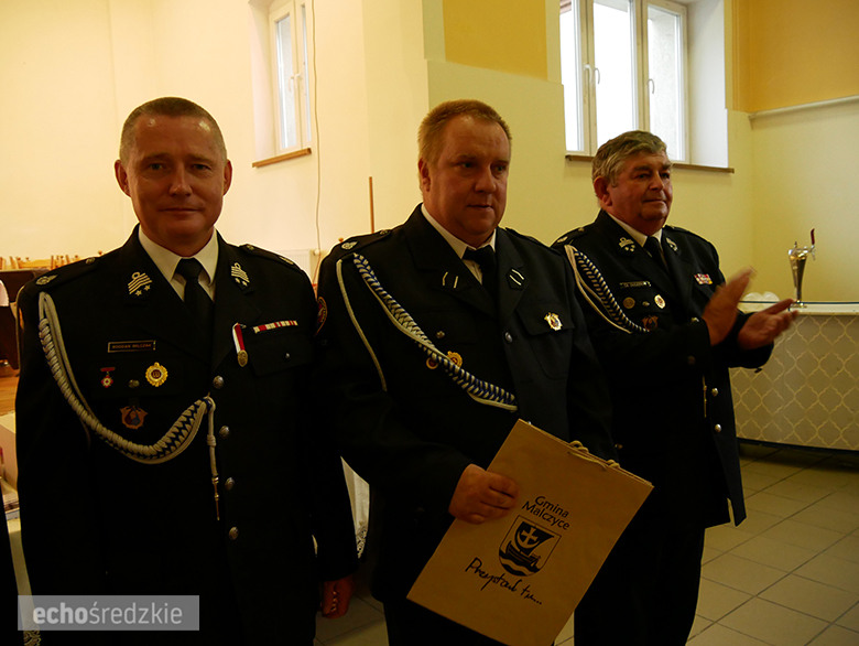 Uroczyste wręczenie odznaczeń podczas świętowania 75-lecia OSP w gminie Malczyce